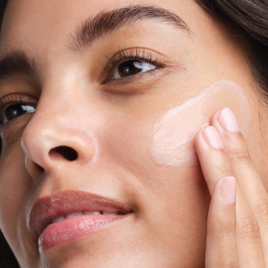 The Dewy Serum Face Serum for A Range of Skin Types and Moisture Support