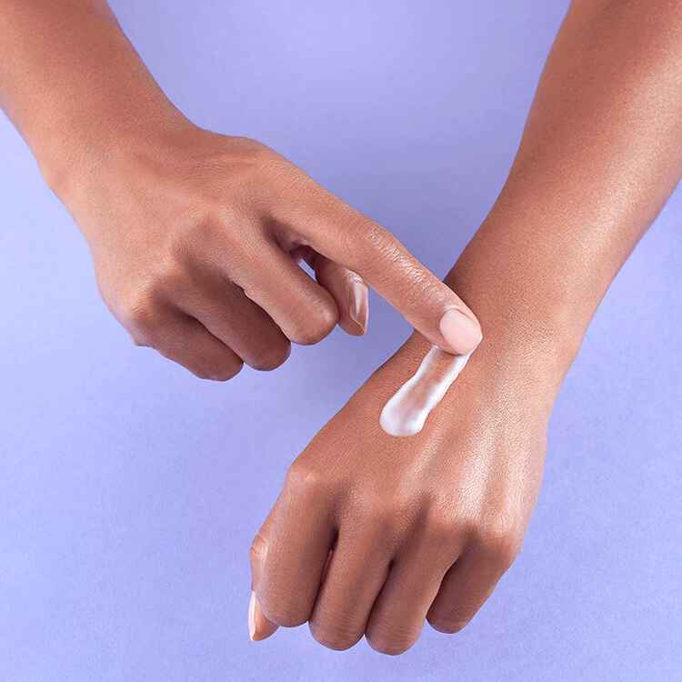 The Dewy Serum Face Serum for A Range of Skin Types and Moisture Support