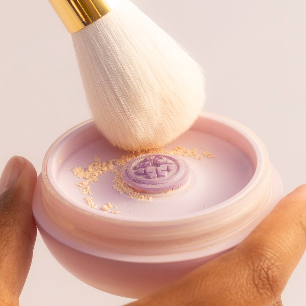 The Silk Powder Face Powder for Daily Skin Care and Refined Looking Pores